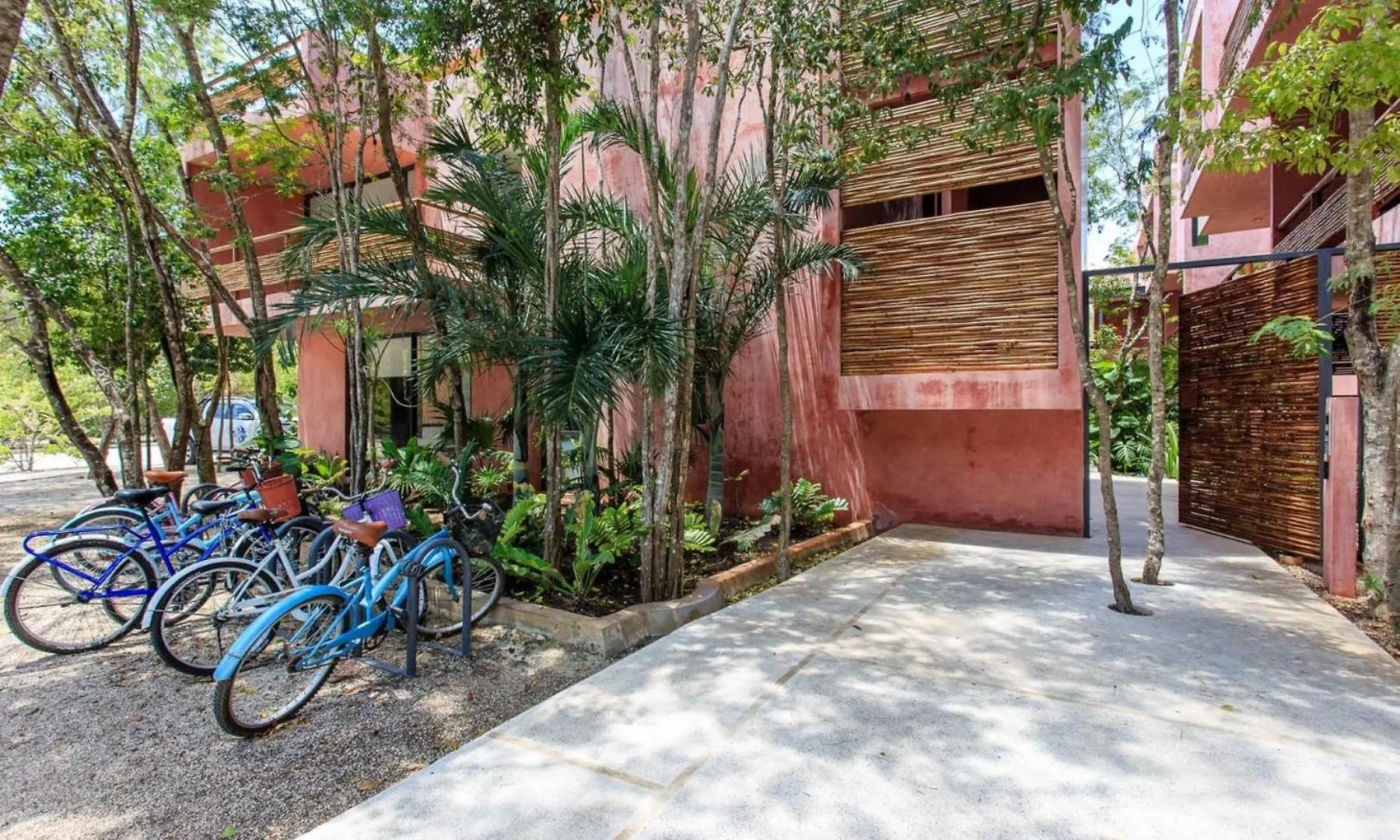 Casa de Férias Vibrant Condo, Fiberoptic Wifi, Workspace & A Pool Tulum